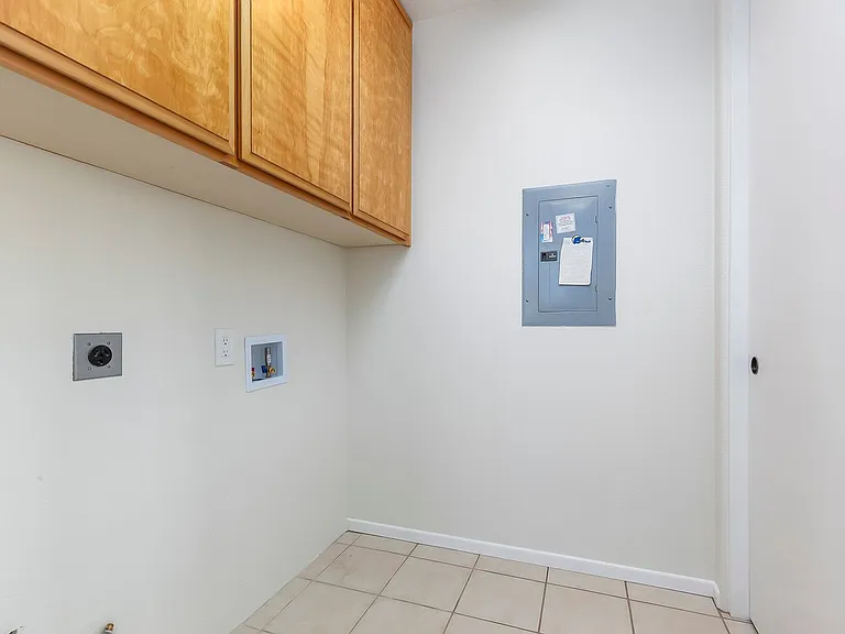 611 G St #321 — Photo 13