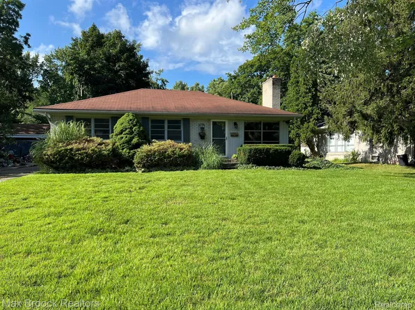 17340 San Quentin Dr, Southfield, MI 48076