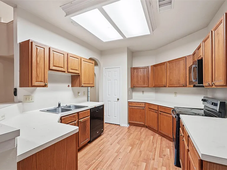 14203 Torrey Forest Dr — Photo 16