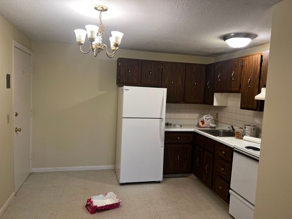 40 Dinan Dr APT 12, Gardner, MA 01440