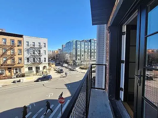 Rented by EXR | media 7