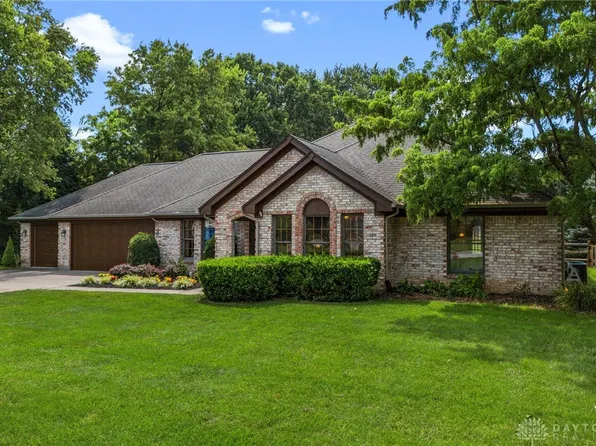 8495 Highmount Dr, Springboro, OH 45066