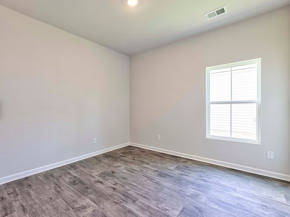 4th image of 128 Red Dogwood Ln