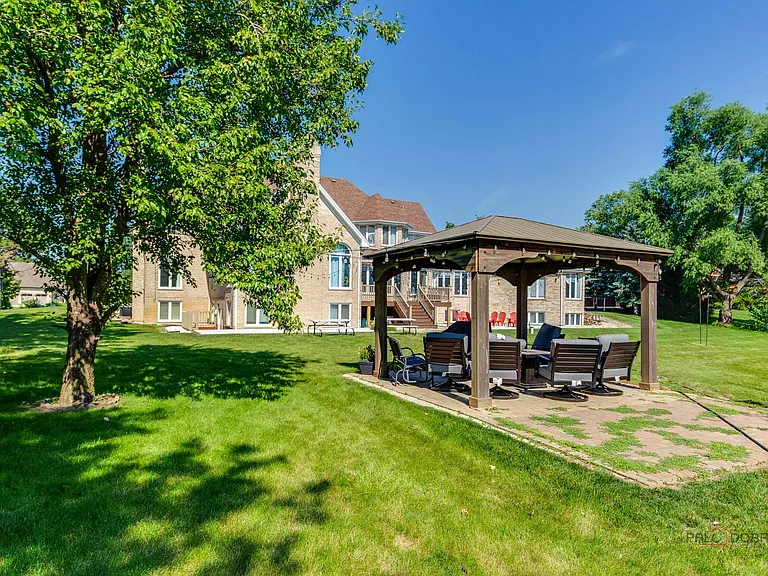14 Pentwater Dr — Photo 51