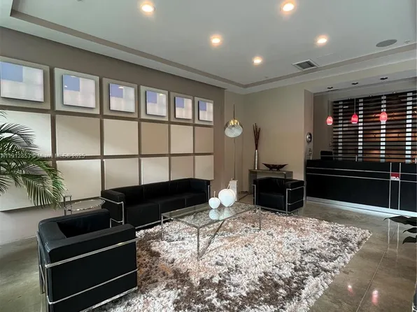 313 NE 2nd St APT 802, Fort Lauderdale, FL 33301