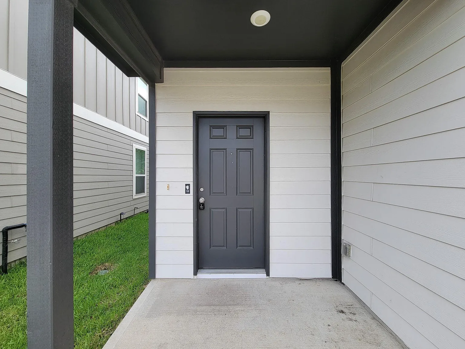 4 bed, 2.5 bath, 1698 sqft, $2,100 — Photo 3