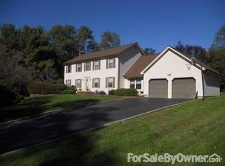 48 Buckingham Meadow Rd, Setauket, NY 11733