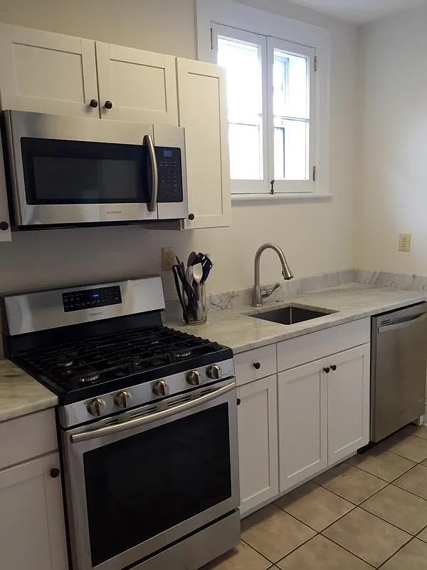3 bed, 1450 sqft, $3,600 — Photo 4