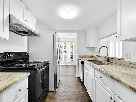 2nd image of 9548 Pagewood Ln #9548