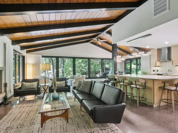 1265 Valley Ridge DRIVE, Brookfield, WI 53005