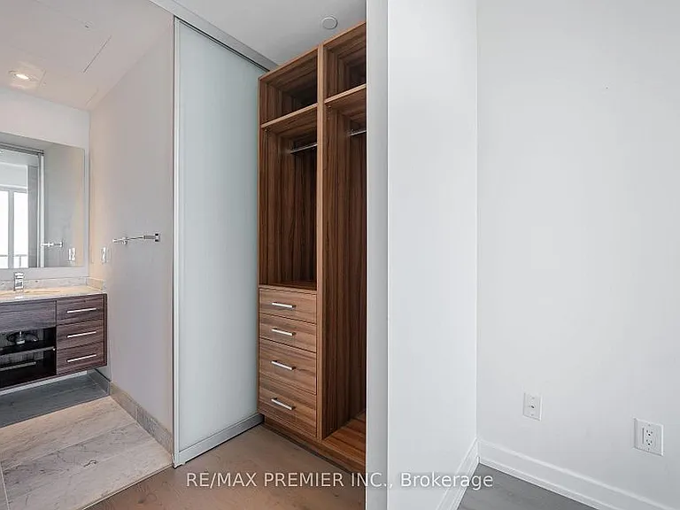 488 University Ave #3201 — Photo 12