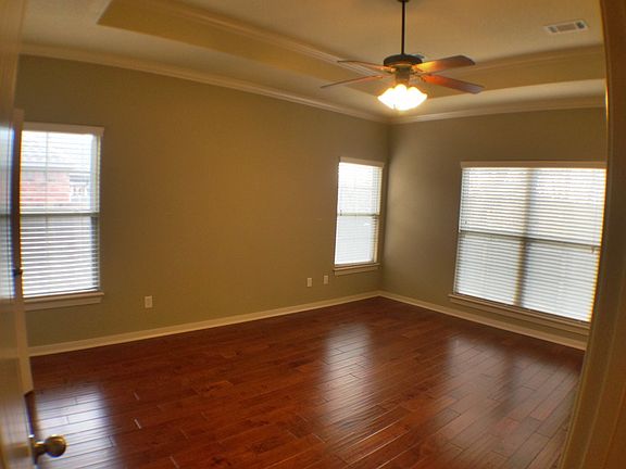 3rd image of 2565 N Trafalger Dr