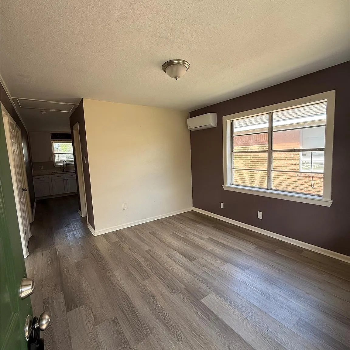 2 bed, 1.0 bath, 720 sqft, $1,100 — Photo 3