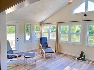 3 Spruce Dr, Scituate, RI 02831