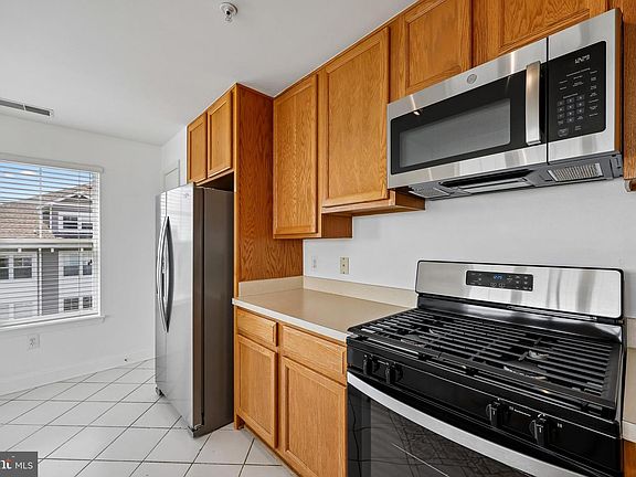 3rd image of 12824 Clarksburg Square Rd Unit 403