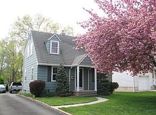 30 Benjamin St, Clark, NJ 07066