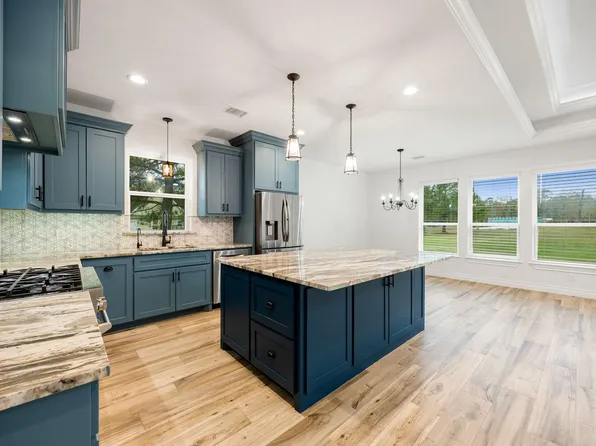 9115 Bush Buck Ln, Conroe, TX 77303