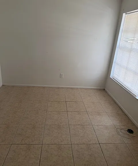 1382 La Paloma Cir — Photo 11