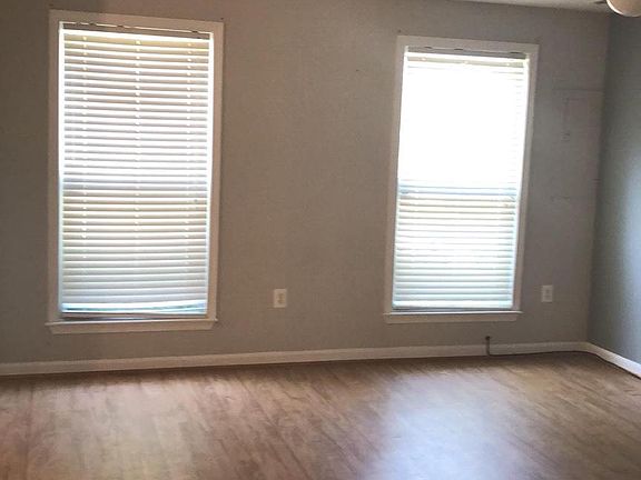 3rd image of 48285 Picketts Harbor Ct