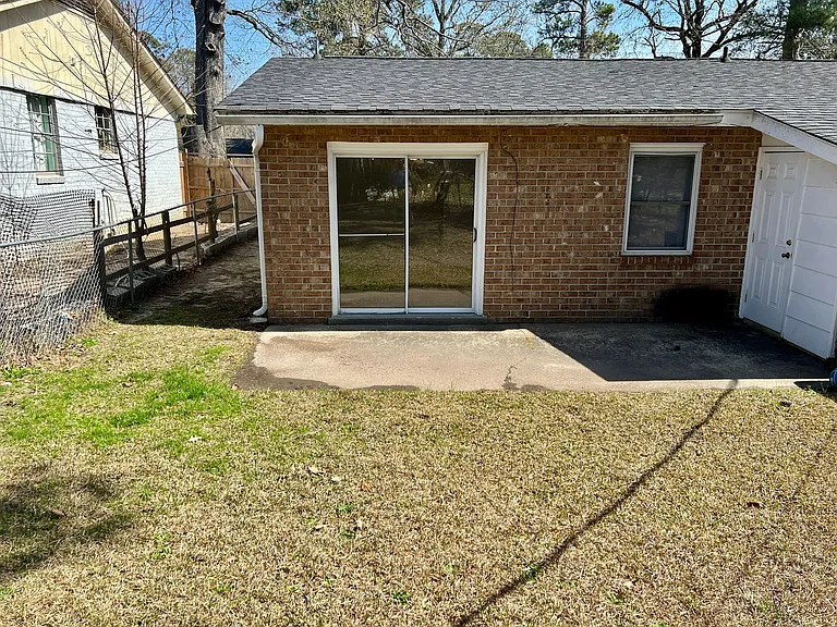 1649B S Beltline Blvd — Photo 14