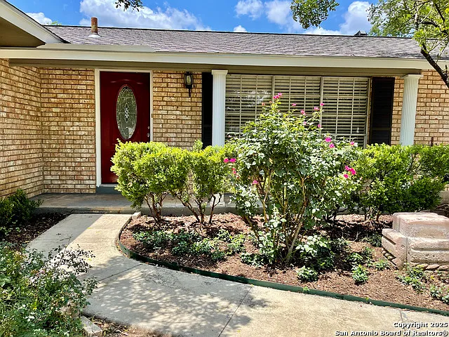 2612 Worldland Dr — Photo 2