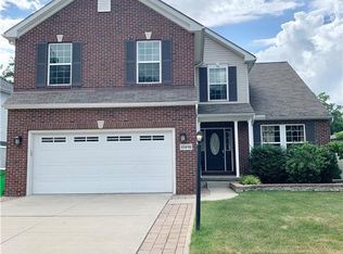 10498 Herrington Dr, Aurora, OH 44202