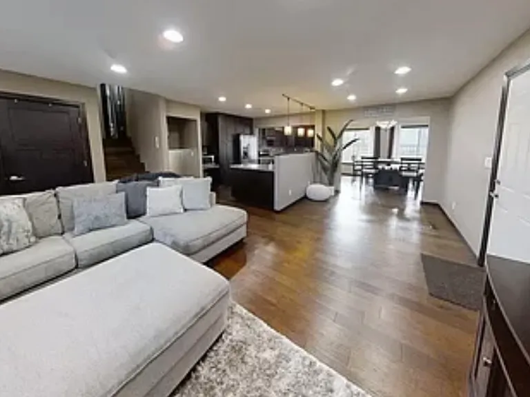 4516 S Highland Ave — Photo 2