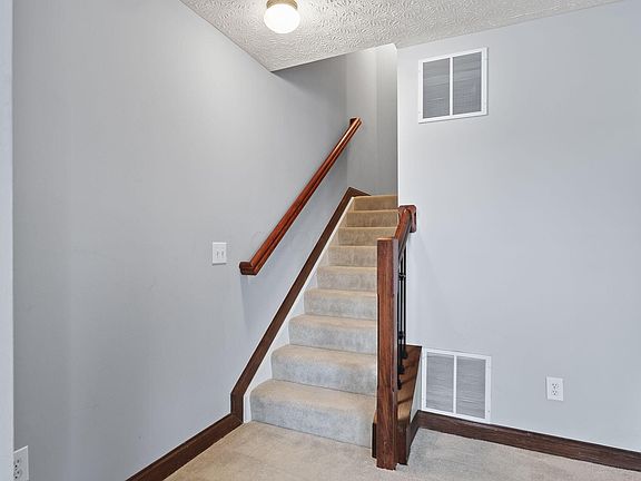 5th image of 5935 Canyon Creek Dr #604