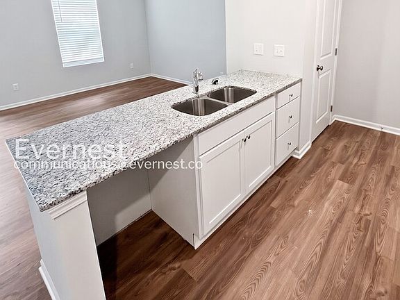 5th image of 6911 Bellefontaine Ave