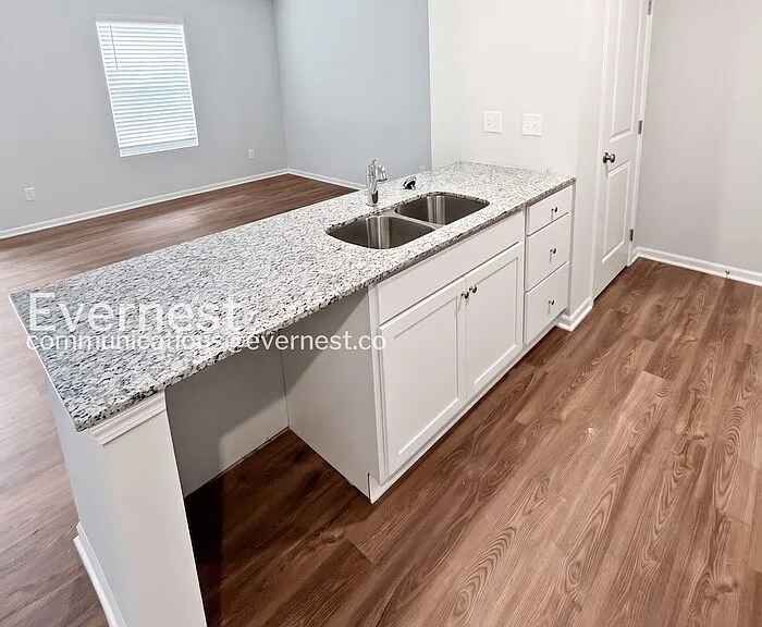 6911 Bellefontaine Ave — Photo 5