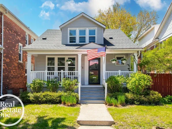 881 Nottingham Rd, Grosse Pointe Park, MI 48230