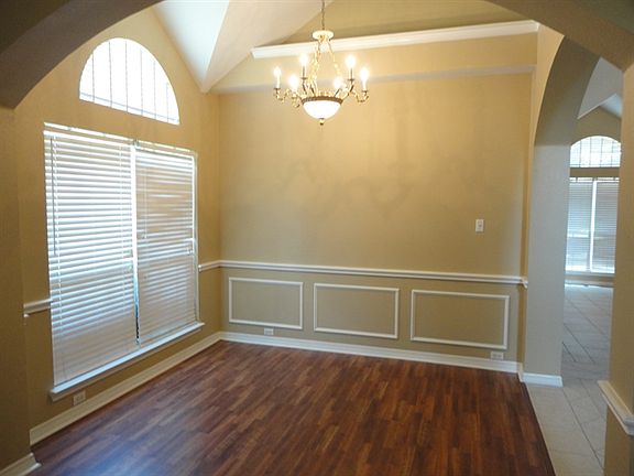 4th image of 1809 Newcastle Dr