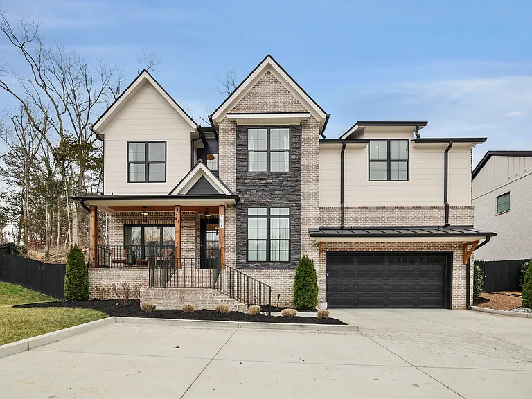 7674 Sawyer Brown Rd — Photo 1