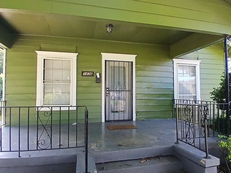 1436 Maplewood St — Photo 2