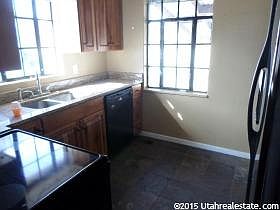 3rd image of 2552 S Beverly St