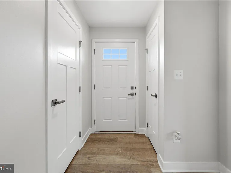 1550 Adamson Way — Photo 5