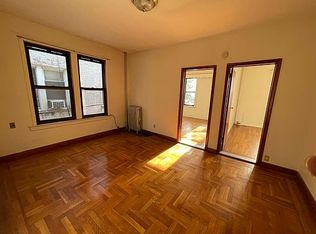 3452 30th St APT 2, Astoria, NY 11106