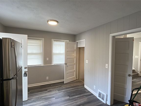 5th image of 15619 Huntmere Ave