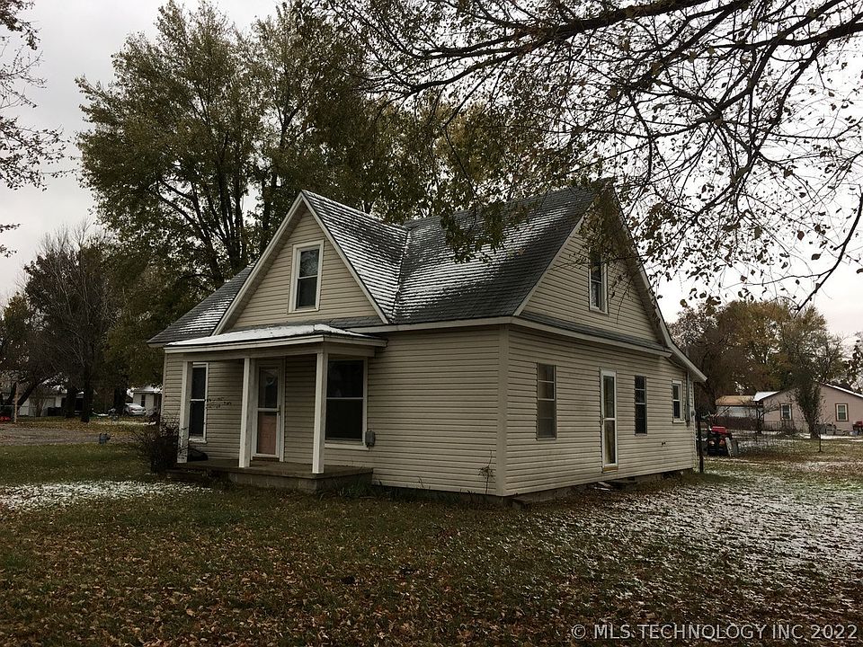 2nd image of 102 N Vann St