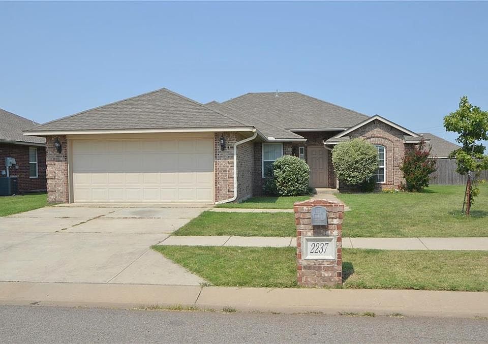 1st image of 2237 Peacock Dr