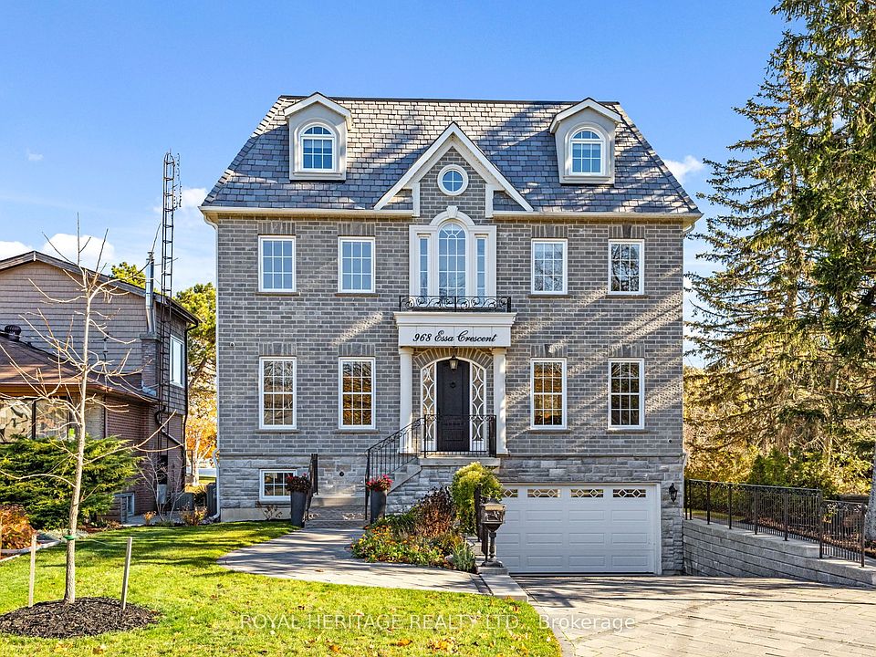 1st image of 968 Essa Cres