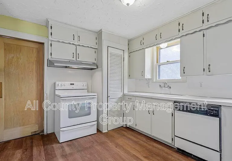2625 S University Dr — Photo 7