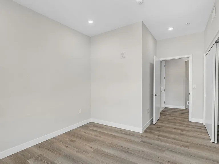 825 Coronado-Building — Photo 122