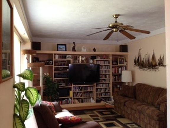 5th image of 105 W Elmwood Ave