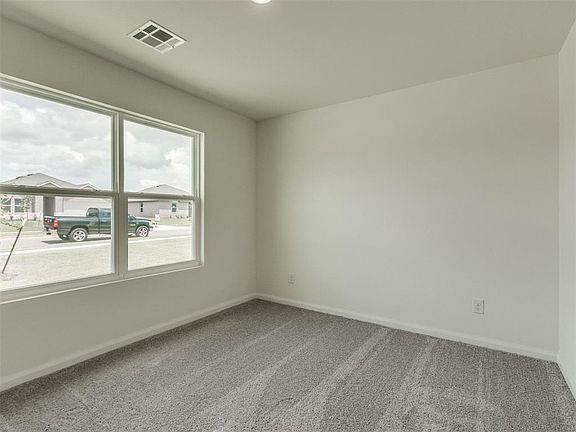 4th image of 1208 E Stallion Ln