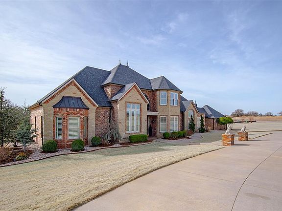 2nd image of 2265 Clubhouse Dr