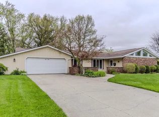409 Inglenook Pl, Angola, IN 46703