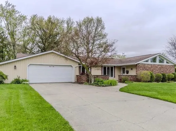 409 Inglenook Pl, Angola, IN 46703