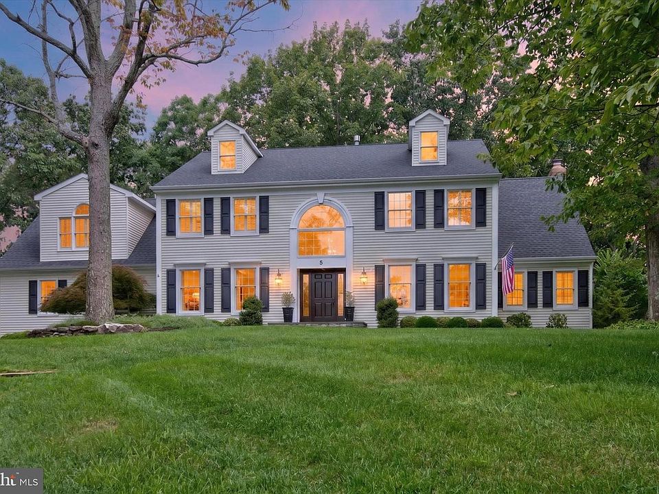 1st image of 5 Irongate Ln