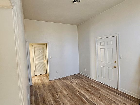 3rd image of 1221 S Jefferson St #1